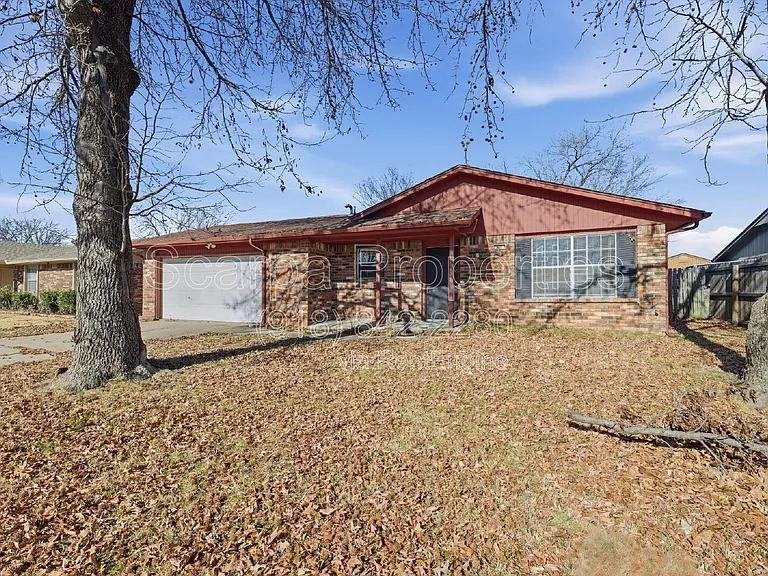 920 W Memphis St — Photo 2