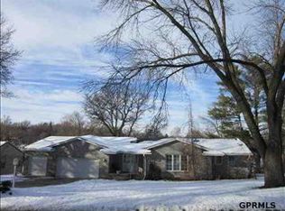 10410 Rockbrook Rd, Omaha, NE 68124