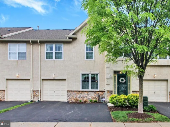 107 Castle Dr, North Wales, PA 19454