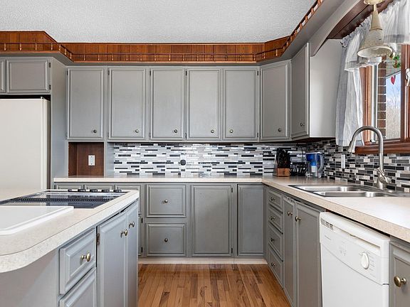 2nd image of 4319 Cherry Ln
