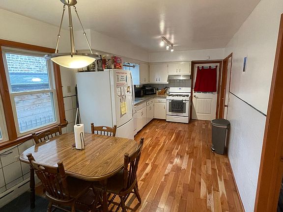 2nd image of 1-3736 W Wrightwood Ave #1