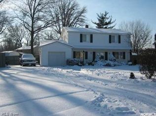3440 Dawn Dr, North Olmsted, OH 44070