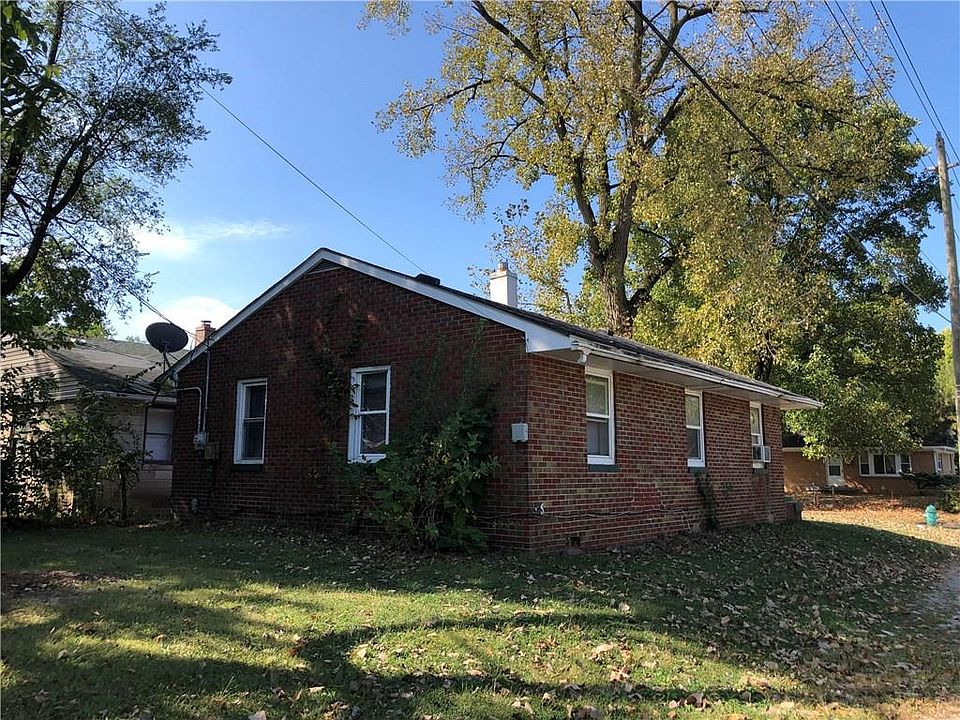 2nd image of 2753 Station St