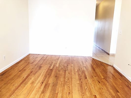 4th image of 36-08 Astoria Blvd S #2