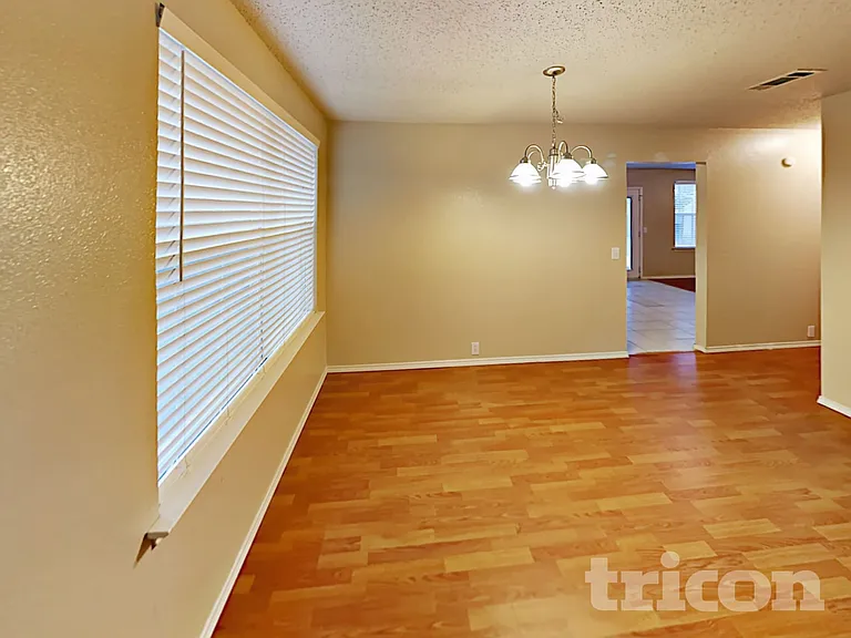 1819 Citadel Dr — Photo 4