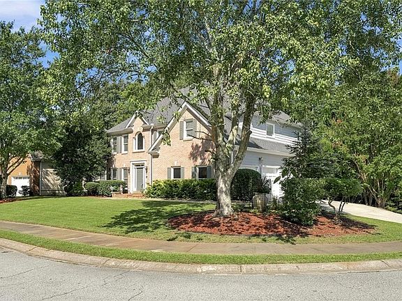 3rd image of 1735 Riverglen Dr