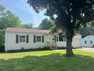 25 Roberts Pond Ln, Chicopee, MA, 01020