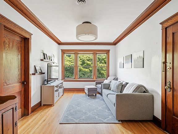 2nd image of 1449 W Belle Plaine Ave #2