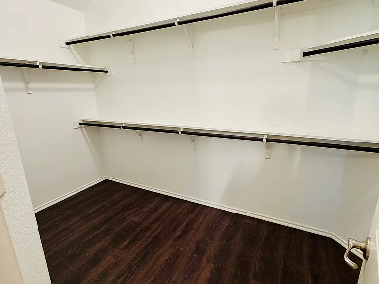 1810 Carol Ln — Photo 5
