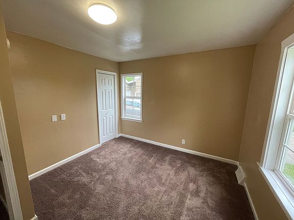 4th image of 472 5th St E