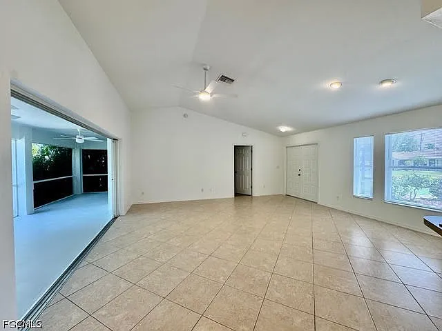910 SW 3rd Ave — Photo 5