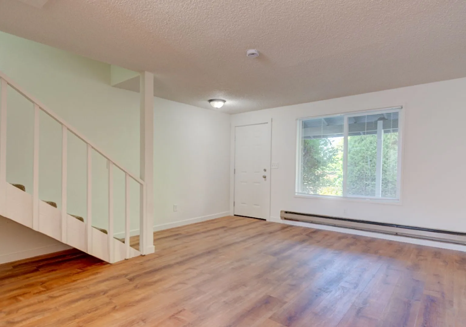 Two Bedroom Two Story Townhouse In Town — Photo 4