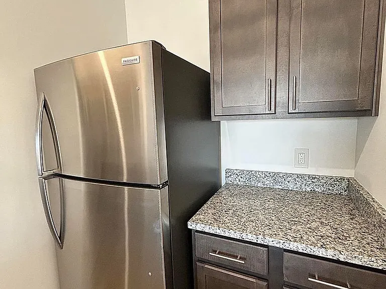 Sagamore Winds Apartments — Photo 38