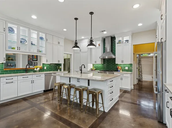 803 Surrey Ln, Grapevine, TX 76051