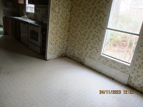 4th image of 145 Deckard Lane