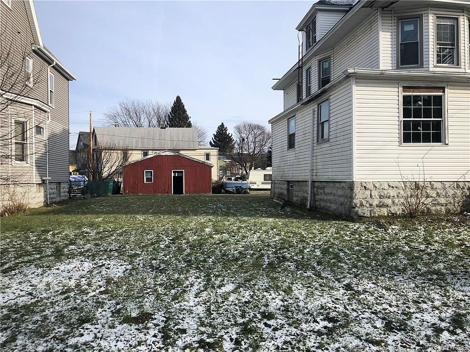 2nd image of 31 Lilac St