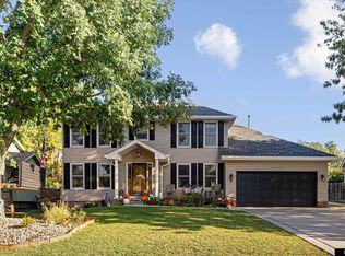 15224 Sharp St, Omaha, NE 68137