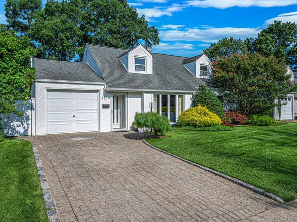 1319 Harry Lane, Merrick, NY 11566