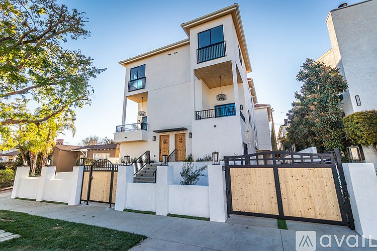 1st image of 5323 Ben Ave #5323