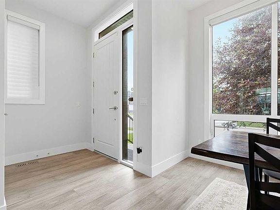 2nd image of 3138 W 44th St SW