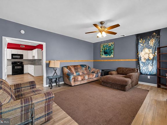 3rd image of 216 Weiner Ave