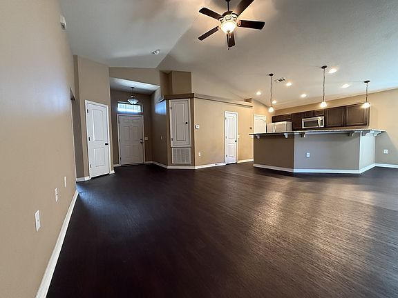 3rd image of 233 Croft Cir