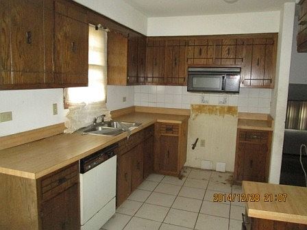 4th image of 19917 Arroyo Ave