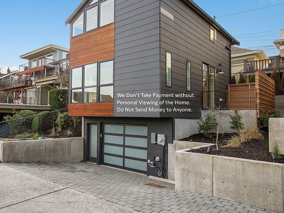 Attached view deck with privacy screen.