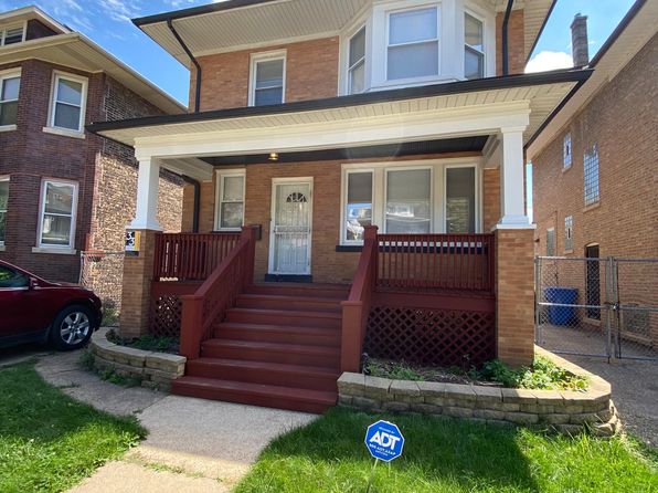 2615 E 74th Pl