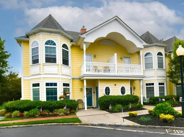 802 Emily Drive, Patchogue, NY 11772