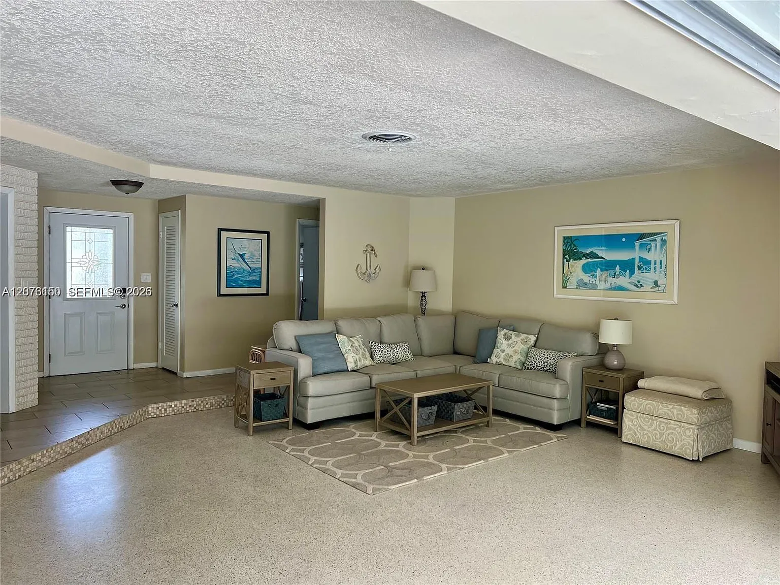 Yacht Harbor Manor — Photo 4