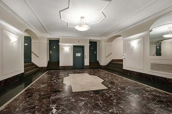 Rented by Compass | media 35