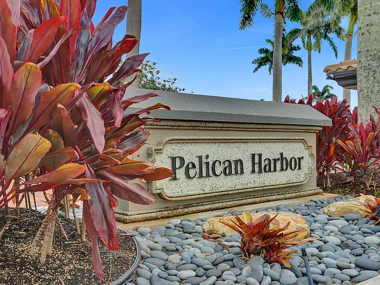 65 Pelican Pointe Dr #2030 — Photo 2
