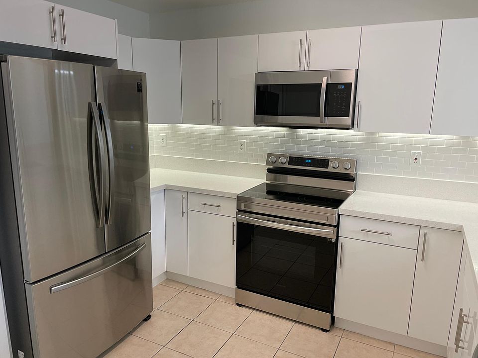 1st image of 113-8906 W Flagler St #113
