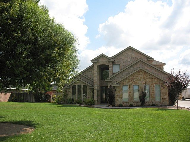 1st image of 8822 Heather Ln