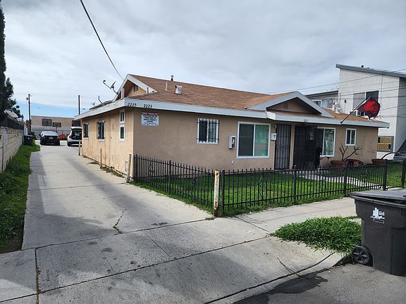 3rd image of 2223 N Lewis Ave #D