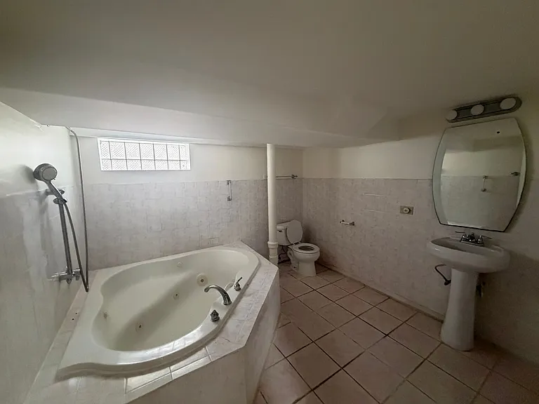 12609 S Yale Ave — Photo 10
