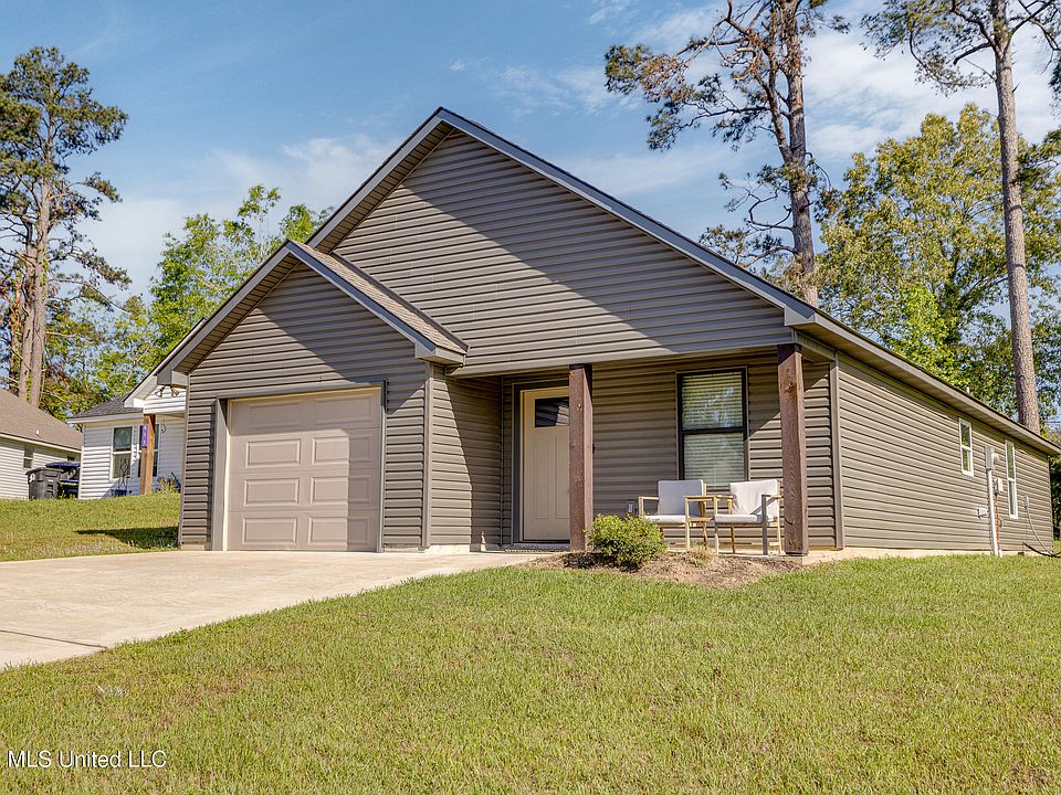 1st image of 609 Nichols Pl