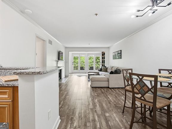 3rd image of 3203 Lenox Rd NE APT 32