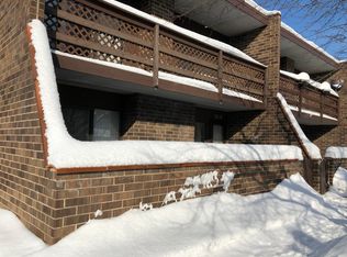 1610 Kenneth Cir #1610, Elgin, IL 60120