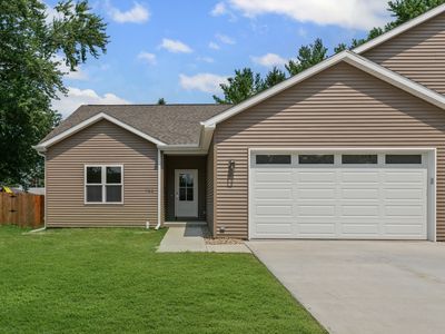 114 W McHenry St #A, Urbana, IL, 61801
