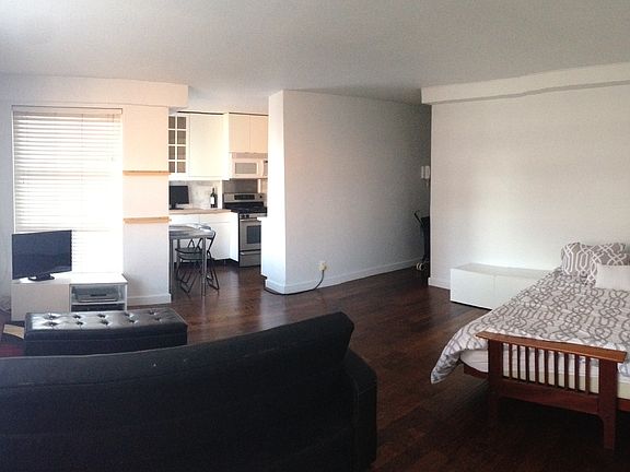 4th image of 90 La Salle St APT 13E