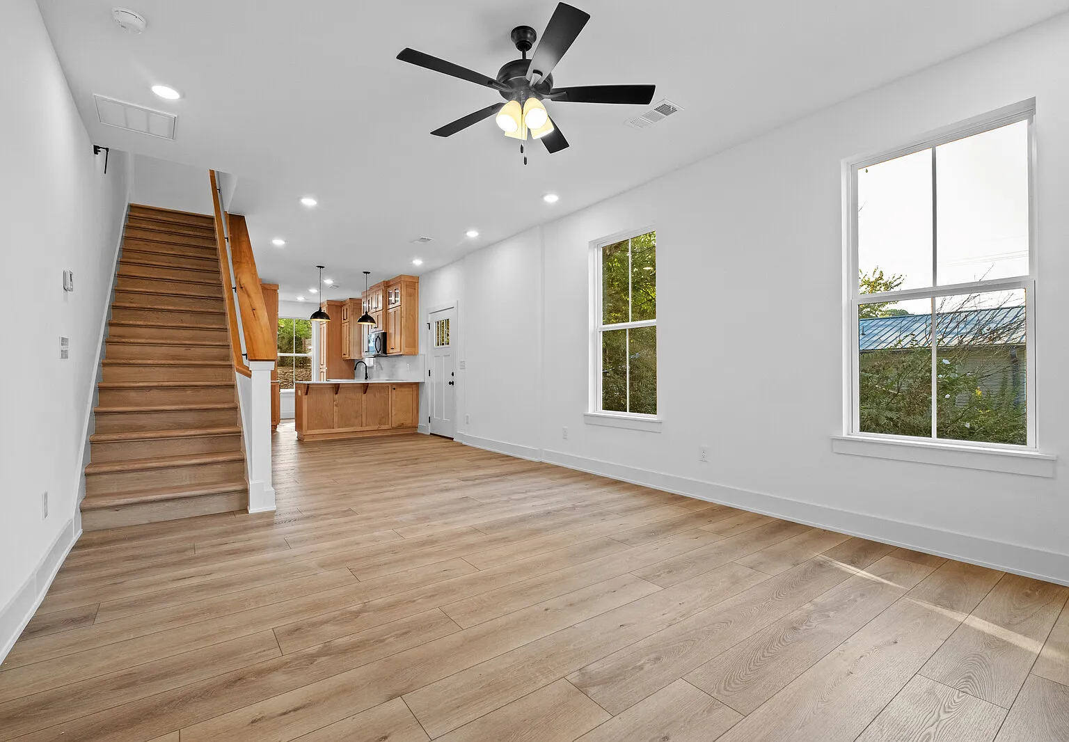 2 bed, 2.5 bath, 1266 sqft, $1,850 — Photo 3