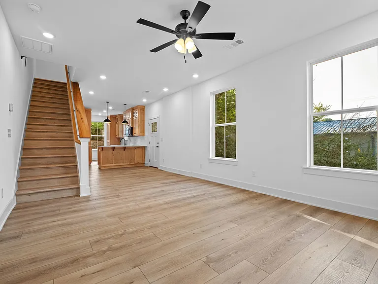 524 S Willow Ave #2 — Photo 3