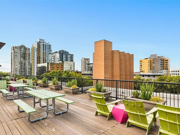 425 Vine St #420 — Photo 24