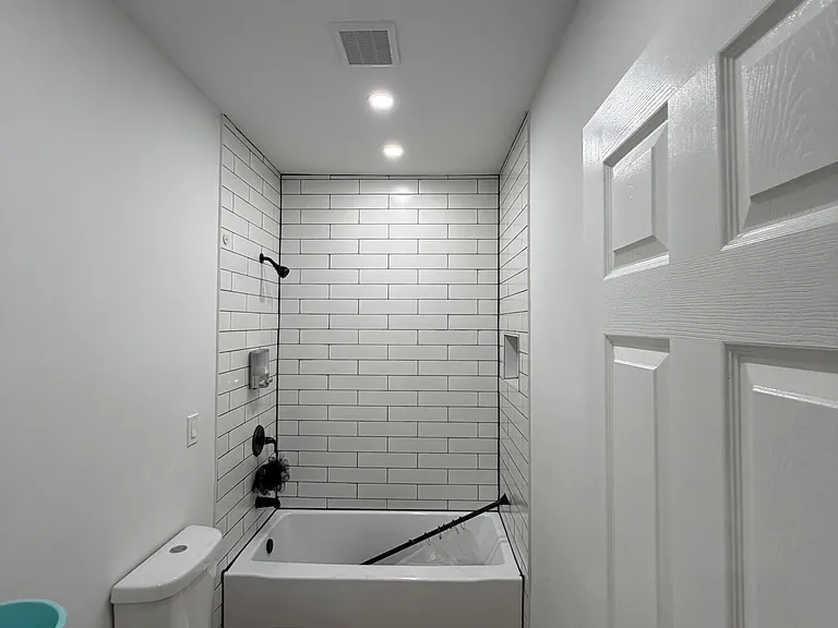 24 E Chestnut St #2 — Photo 16
