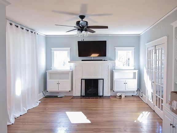 4th image of 221 Lansing Ave