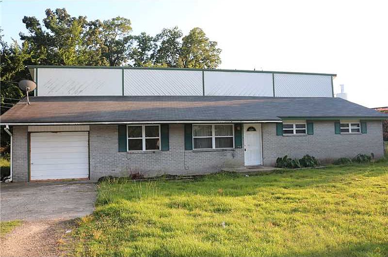 1st image of 1715 Pleasant Valley Pl