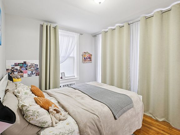 5th image of 3416 Spring Garden St #4