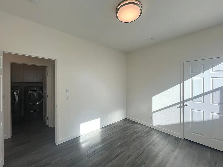1533 Franklin Ln — Photo 51